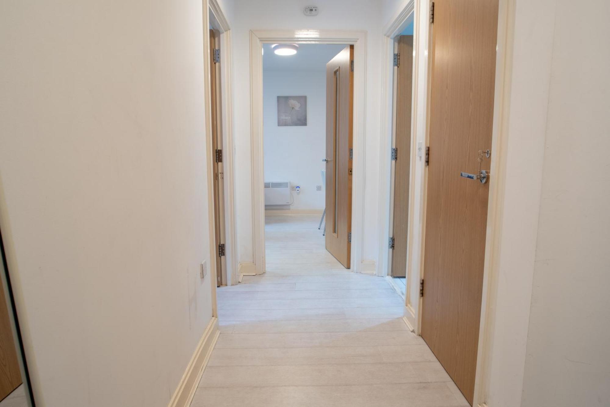 Two-Bedroom Luxury Apartment With Workspace, Free Secure Parking & Coffee Birmingham Esterno foto