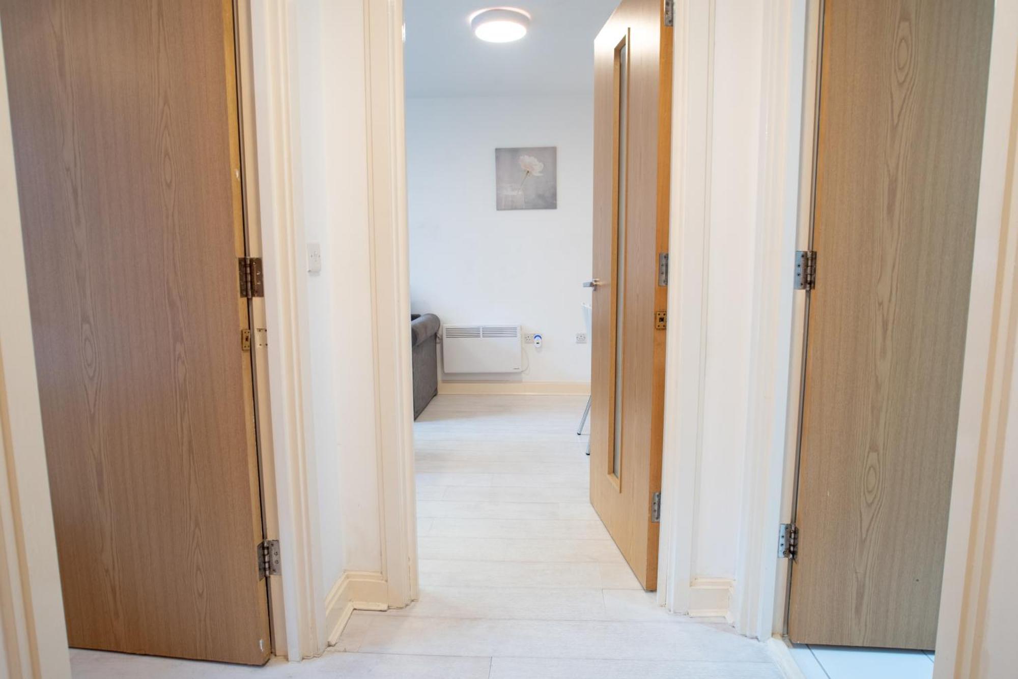 Two-Bedroom Luxury Apartment With Workspace, Free Secure Parking & Coffee Birmingham Esterno foto